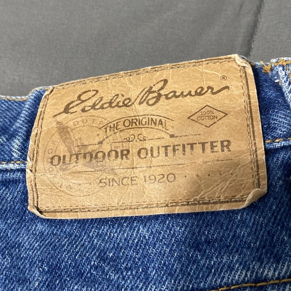 Eddie Bauer shorts. Size 4 - Picture 3 of 4